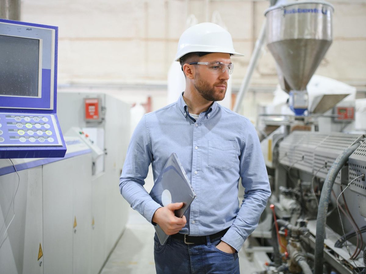 Jak wybrać odpowiednią maszynę przemysłową do produkcji – Kompletny przewodnik
